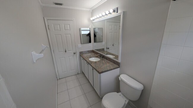 Building Photo - Luxury Gated Community Beautiful 3-Bedroom 2.5 Bath