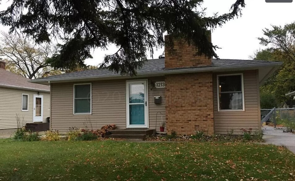 Primary Photo - 1213 9th St N