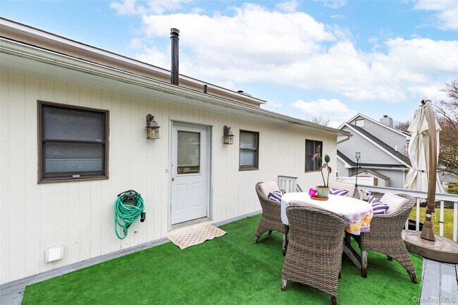 Building Photo - 850 S Lake Blvd