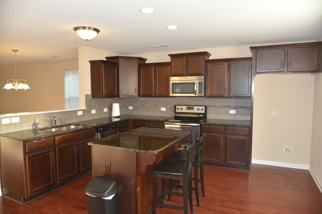 Building Photo - Beautiful home in Charlotte!