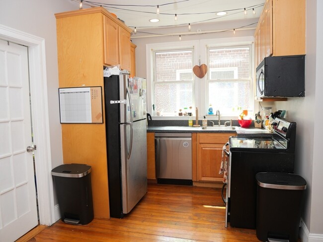 Primary Photo - 14 Chestnut Hill Ave