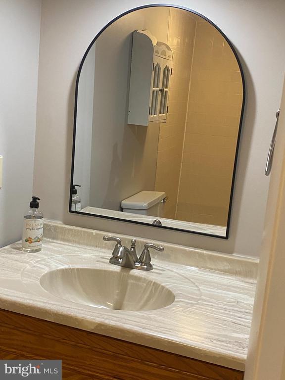 Building Photo - 8326 Glastonbury Ct