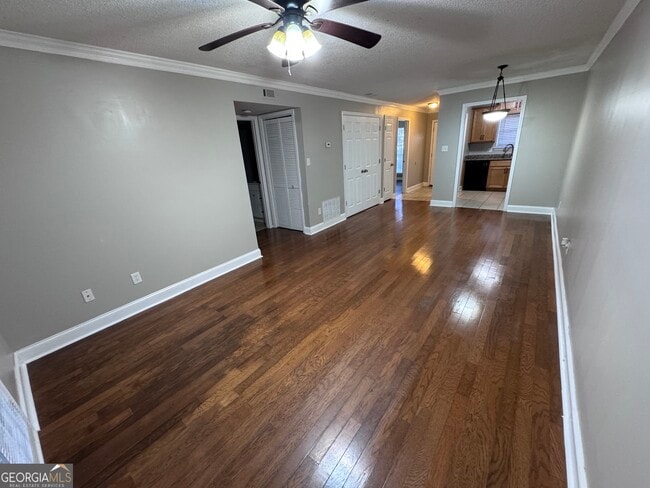 Building Photo - 1055 Baxter St