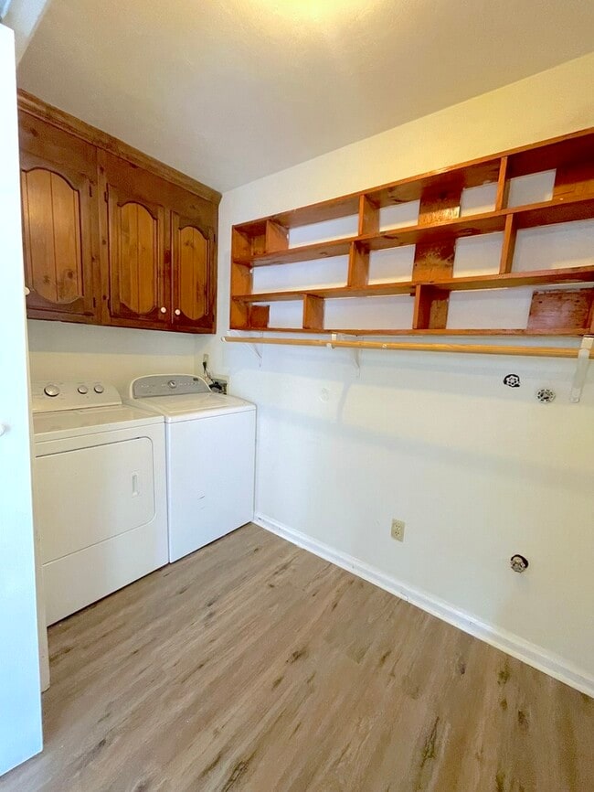 Building Photo - 5523 Gates Landing Rd