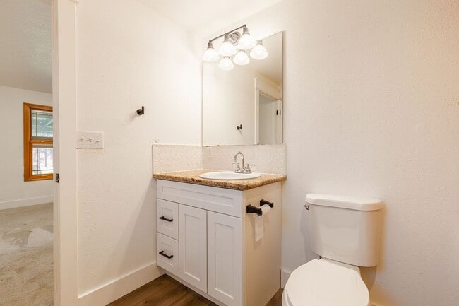 Building Photo - Heart of Eagle 4 Bed 2 Bath Home