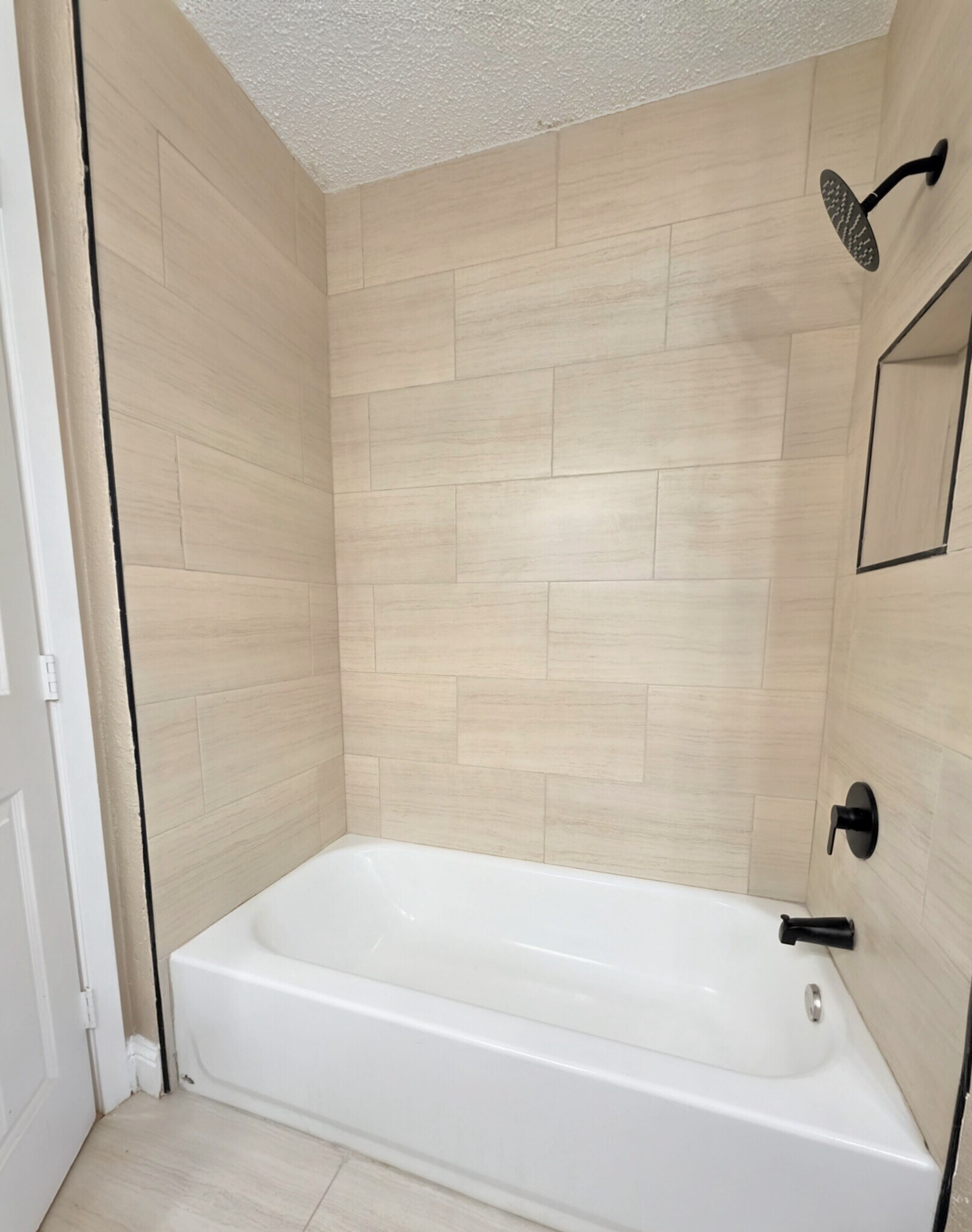 Building Photo - 1302 La Salle Dr