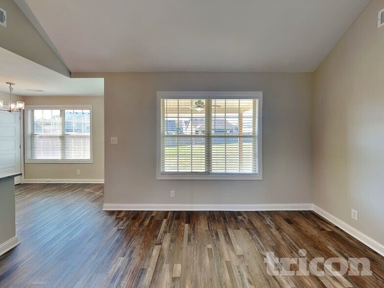 Building Photo - 1085 Dublin Dr