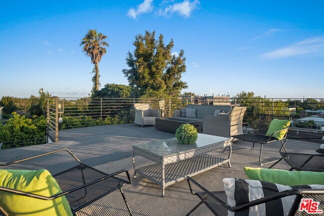 Building Photo - 12672 Stanwood Dr