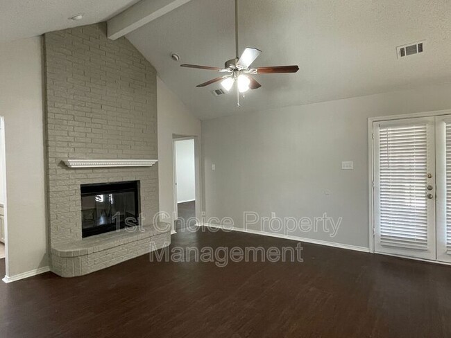 Building Photo - 459 Little Valley Ct