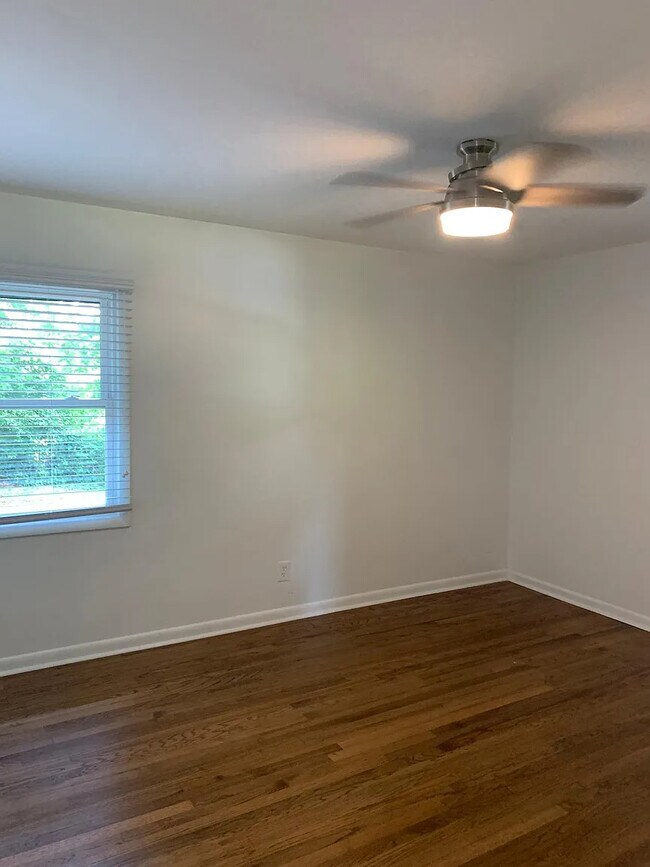 Building Photo - 3626 Admiral Dr