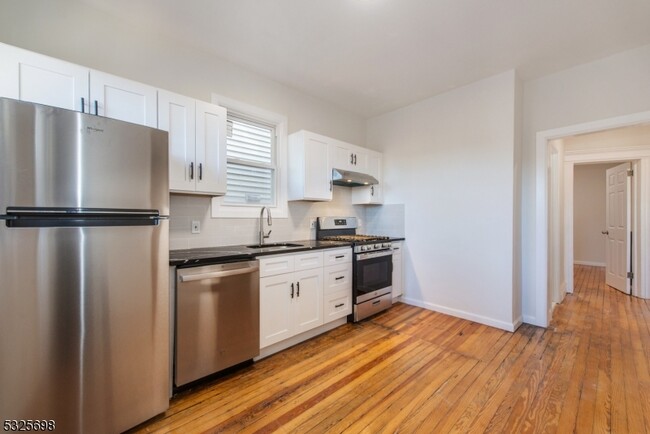 kitchen - 211 Hillside Ave