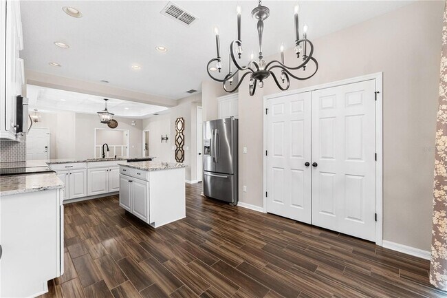 Building Photo - 3300 Sagebrush St