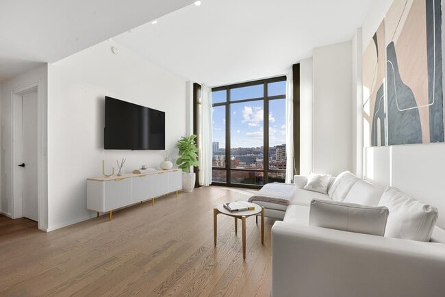 Building Photo - 1425 Hudson St