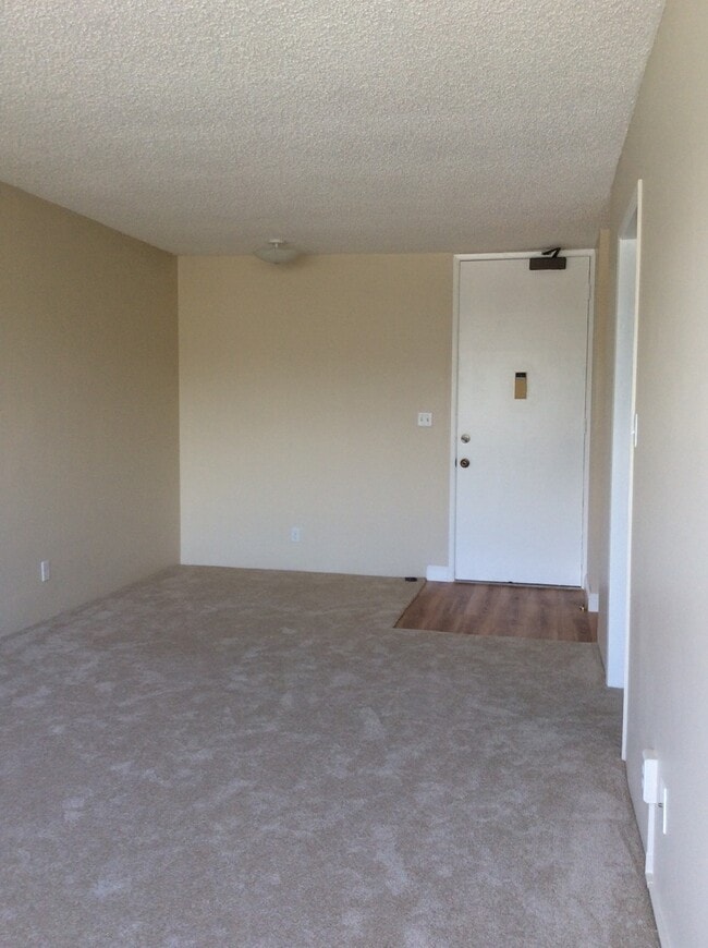 Building Photo - Elms - Close to Ala Moana, Downtown & More