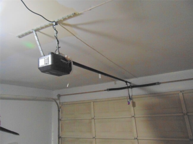 Building Photo - 1809 Edinburg Ave