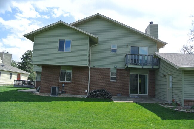 Building Photo - Boulder Townhome 3 bed, 2.5 bath