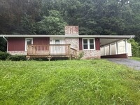 Building Photo - 2 Bedroom 1 Bath Home in Kingsport, TN
