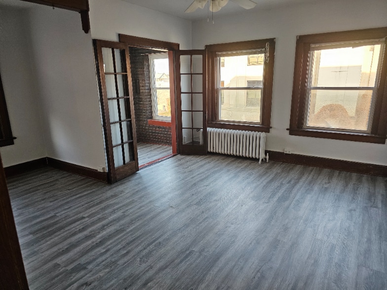 Building Photo - 1560 7th Ave