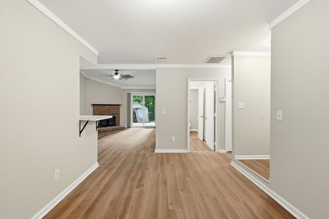 Building Photo - Renovated Ranch on a Quiet Cul-de-Sac with Vaulted Ceilings & Private Backyard