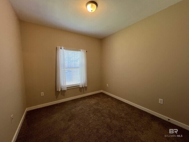 Building Photo - 1065 Crown Walk Dr
