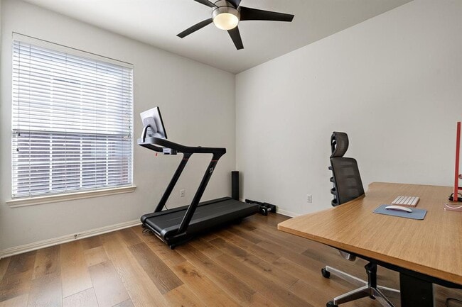 Building Photo - 2114 Hilton Head Dr