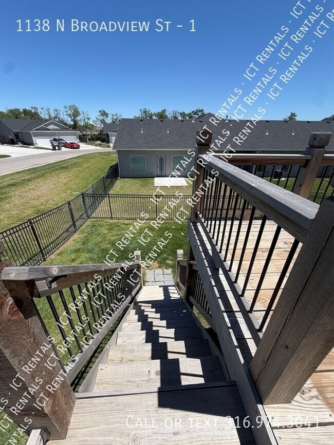 Building Photo - 1138 N Broadview St