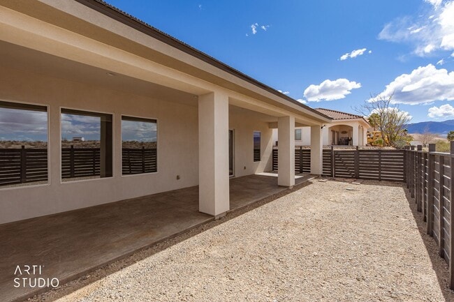 Building Photo - Beautiful, Brand-New 4 Bedroom Home in Scenic AZ