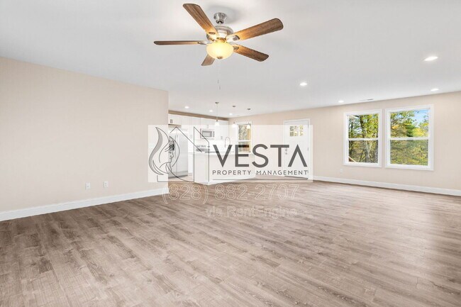 Building Photo - 2506 Turnpike Rd