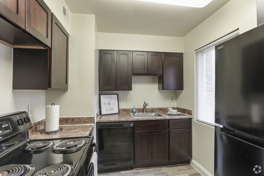 Parkway Terrace 3415 Parkway Terrace Dr Suitland MD 20746 Apartment