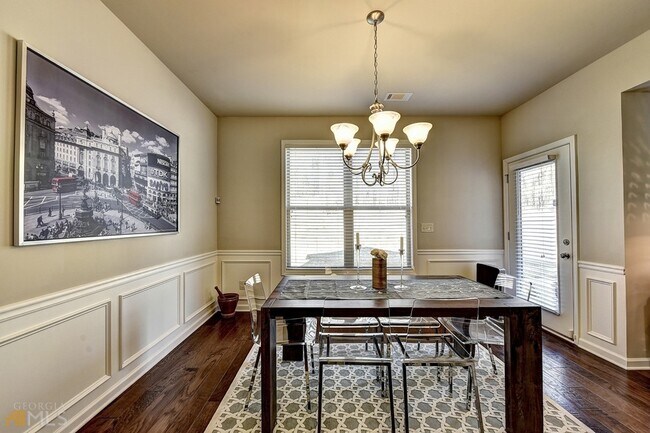 Building Photo - 2245 Black Pebble Cir