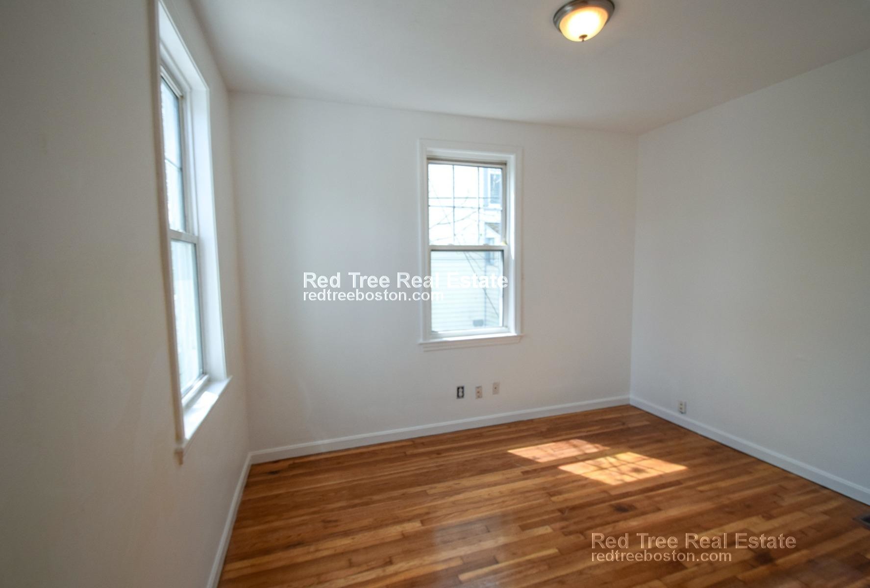 Building Photo - 32 Cedar St