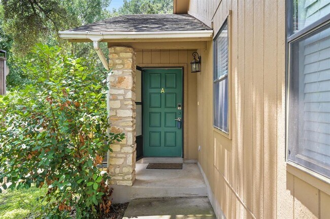 Building Photo - 2507 Dana Cove