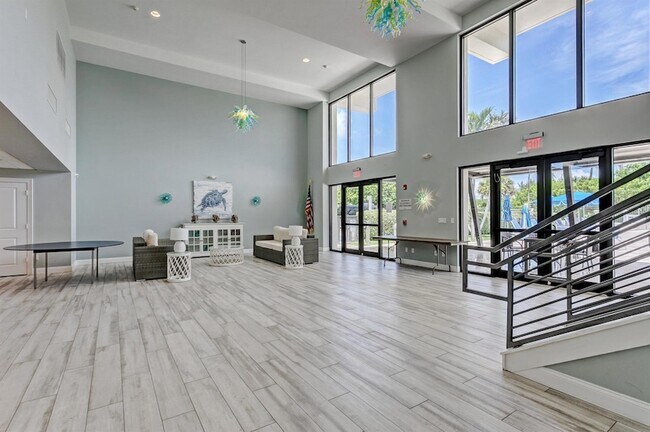 Building Photo - 145 S Ocean Ave