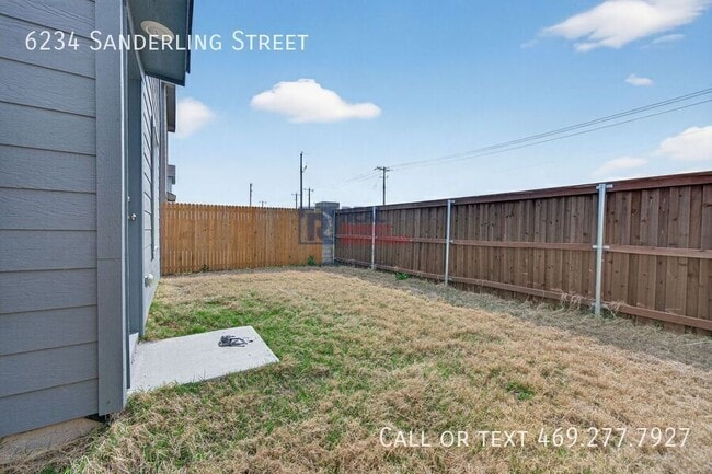 Building Photo - 6234 Sanderling St