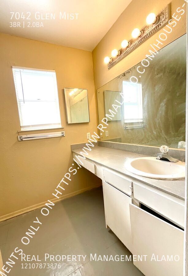 Building Photo - 7042 Glen Mist