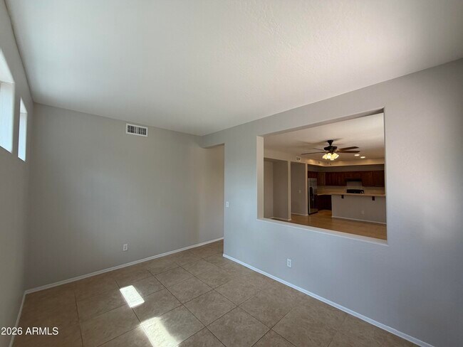 Building Photo - 7819 S 22nd Ln
