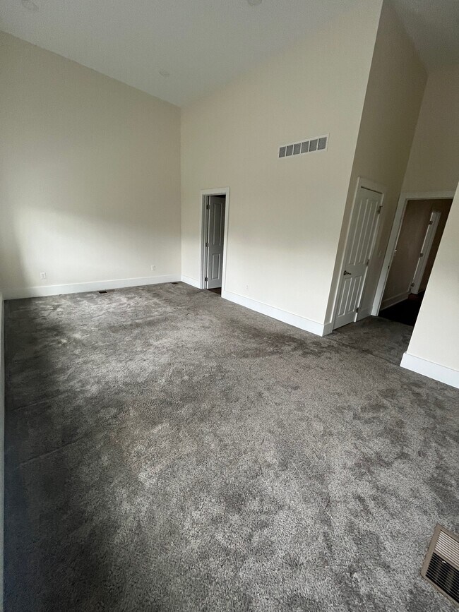 Building Photo - 206 N Main St