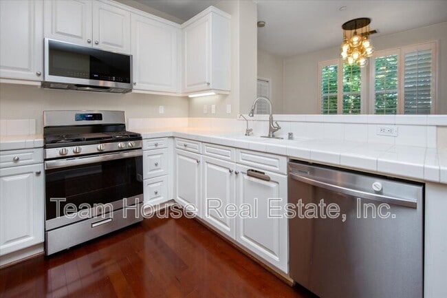 Building Photo - 27274 Arbor Pl