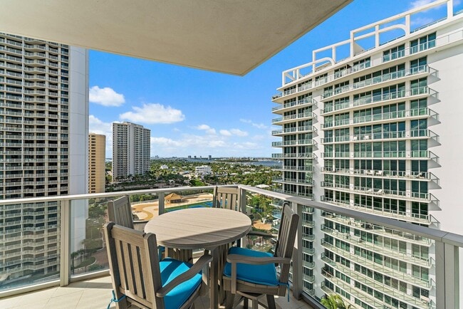 Building Photo - 3100 N Ocean Dr