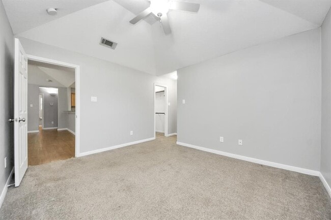 Building Photo - 1324 S Johnson St