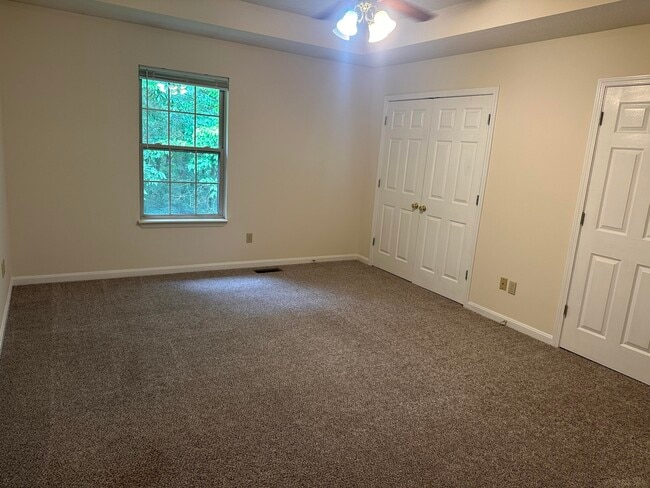 Building Photo - 1017 Smither Dr