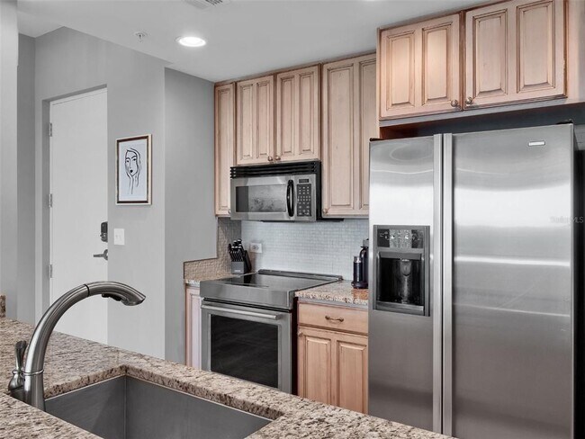 Building Photo - 525 E Jackson St