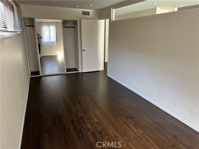 Building Photo - 11336 Montana Ave