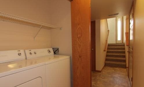 Building Photo - 3 bedroom, 2 bath Townhome in North Liberty