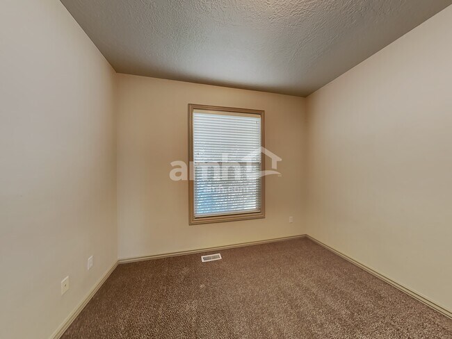 Building Photo - 55 S Selwood Ln