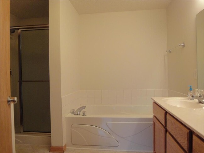 Building Photo - 4770 Underwood Ln N