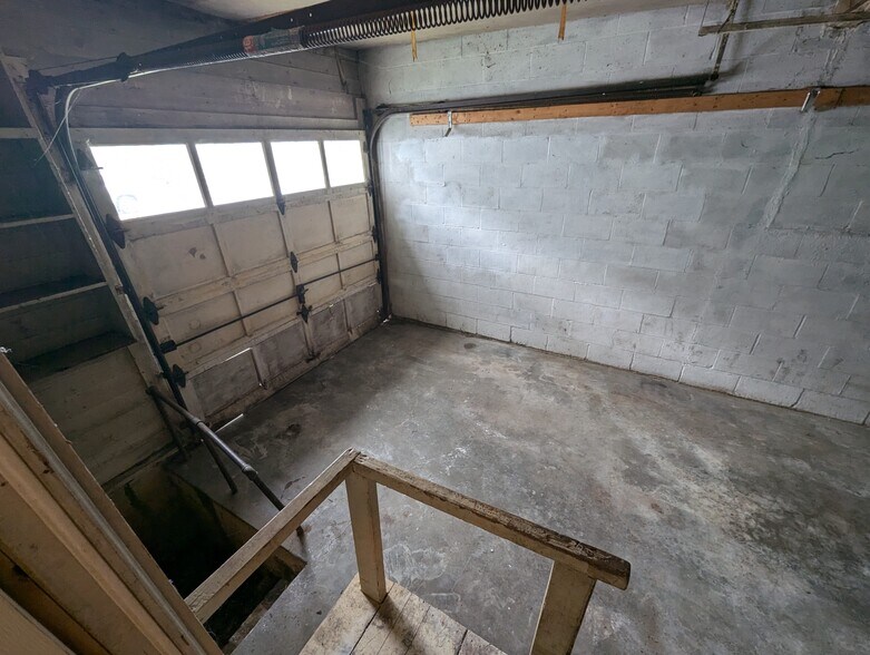 Building Photo - 22 Charlotte Ave