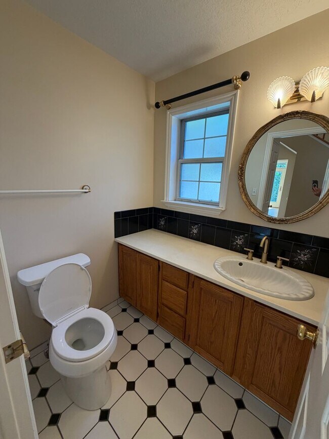 Building Photo - 479 S Palisade Dr