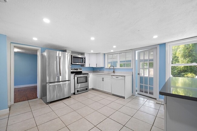 Building Photo - 86 Jackson Ave