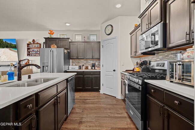 Building Photo - 12597 New Dawn Dr
